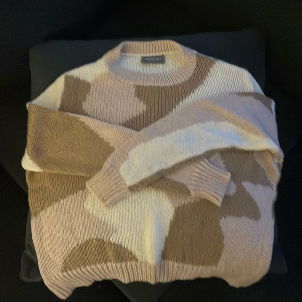 Nuetral Camo casual sweater M